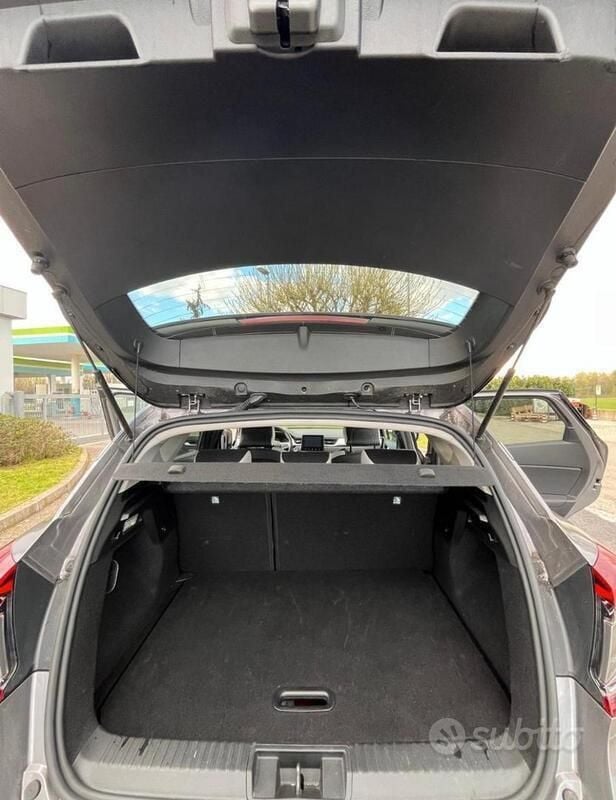 Usata Renault Captur 100 CV (73 kW) 2022 Grigio SUV