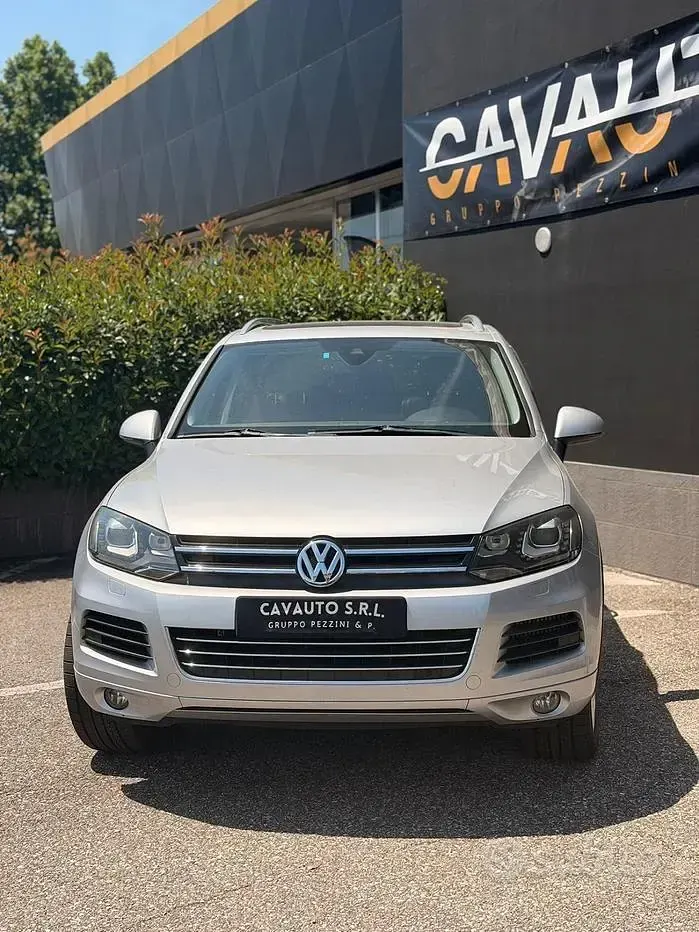 Usata VW Touareg Executive 245 CV (180 kW) 2011 Grigio SUV