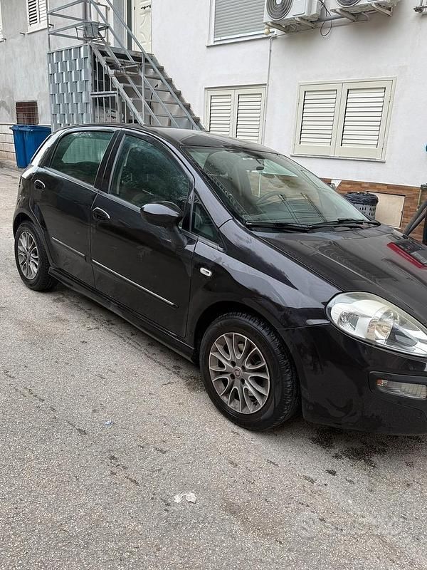 Usata Fiat Punto Evo Dynamic 86 CV (63 kW) 2011 Nero Utilitaria