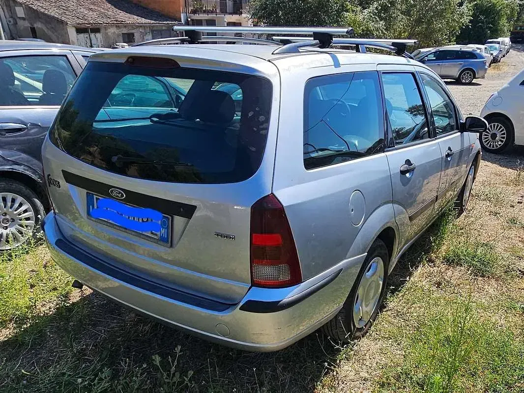 Usata Ford Focus Ghia 90 CV (66 kW) 2002 Argento Station wagon