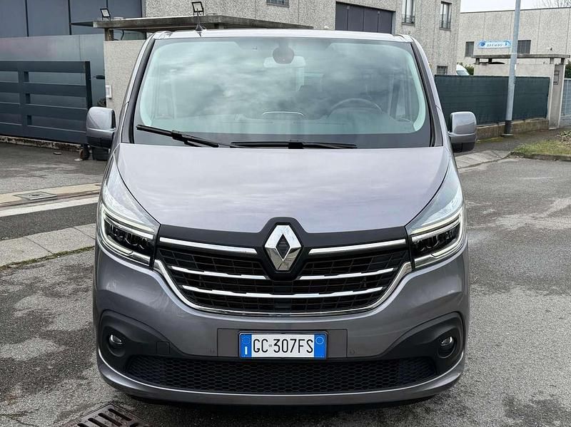 Usata Renault Trafic Intens 145 CV (106 kW) 2020 Grigio cassiopea metallizzato Monovolume