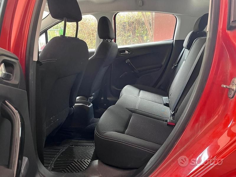 Usata Peugeot 208 2018 Utilitaria