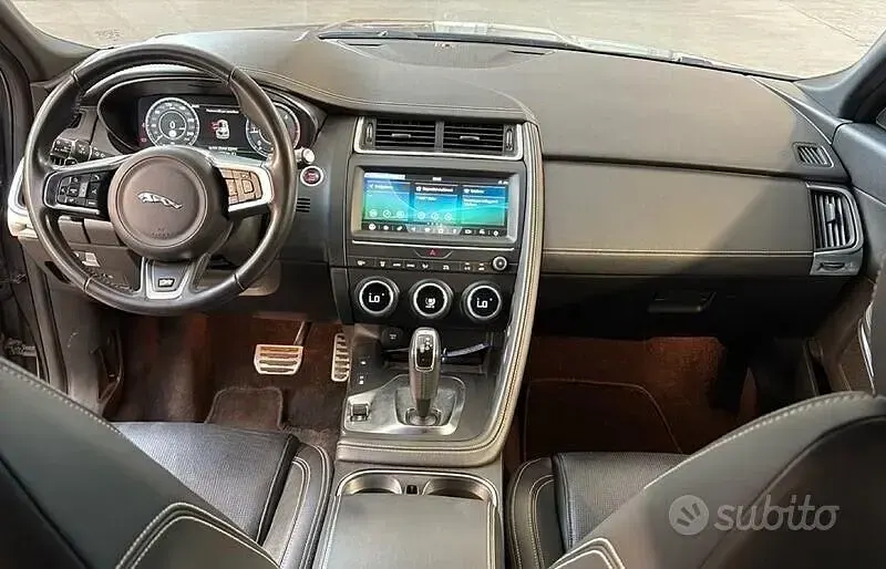 Usata Jaguar E-Pace R-Dynamic 179 CV (131 kW) 2020 Grigio SUV