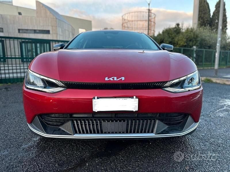 Usata Kia EV6 55 kW (76 CV) 2022 Rosso SUV