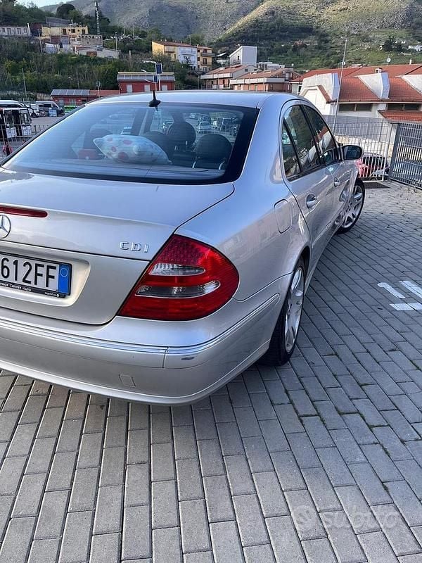 Usata Mercedes E280 2006 Grigio Berlina
