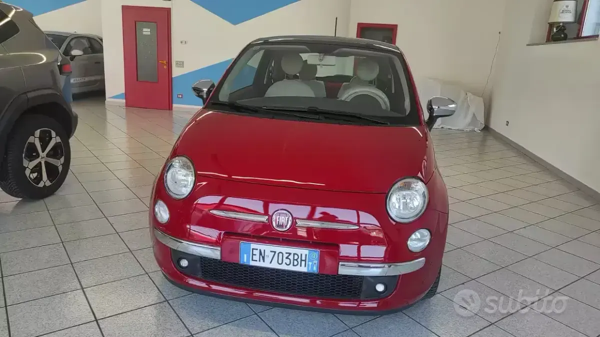 Usata Fiat 500 Lounge 70 CV (51 kW) 2012 Rosso Utilitaria