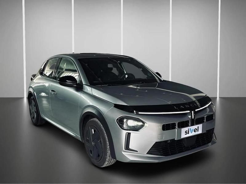 Usata Lancia Ypsilon 101 CV (74 kW) 2025 Grigio Utilitaria