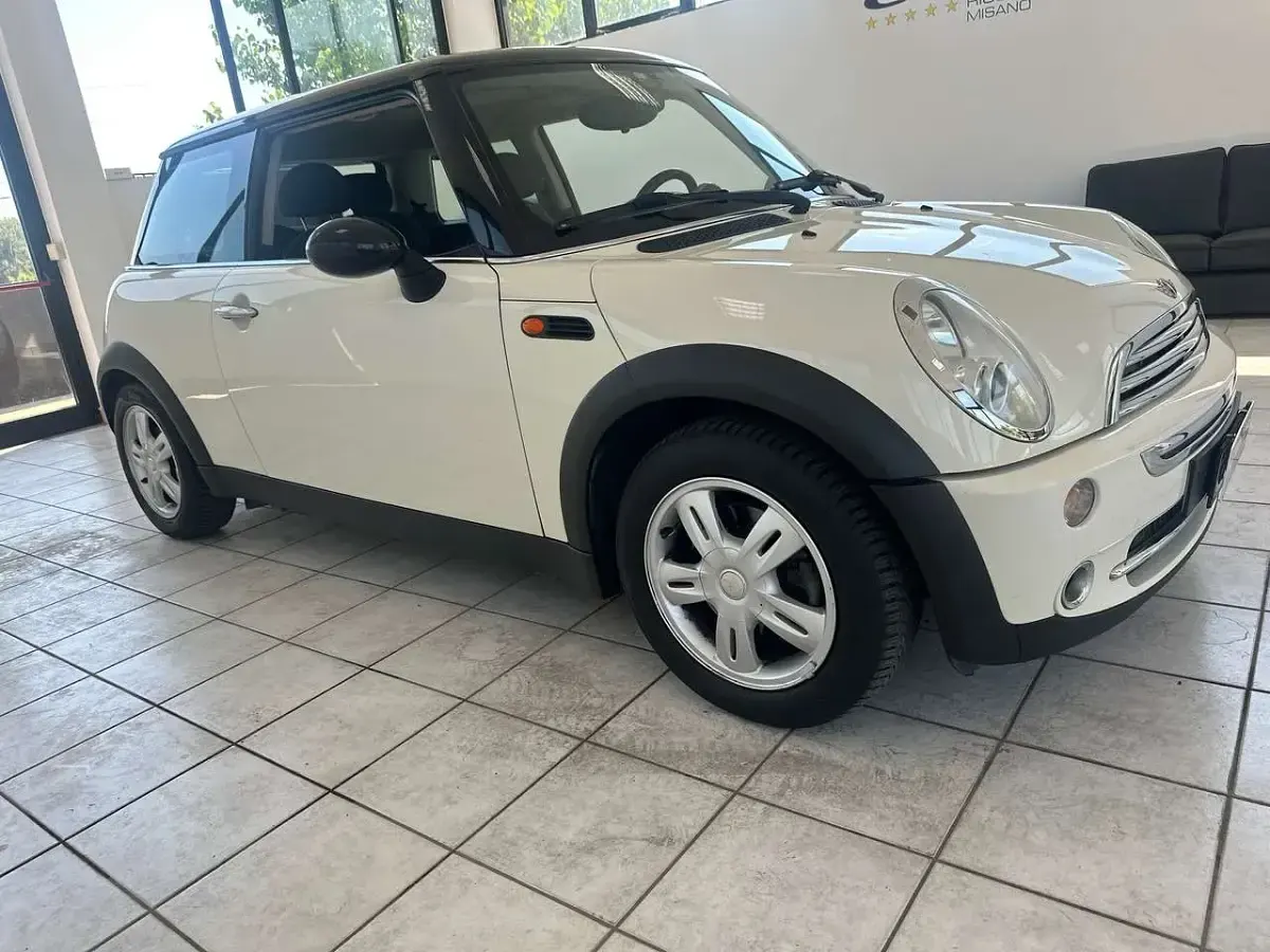 Usata Mini ONE 90 CV (66 kW) 2005 Bianco Utilitaria