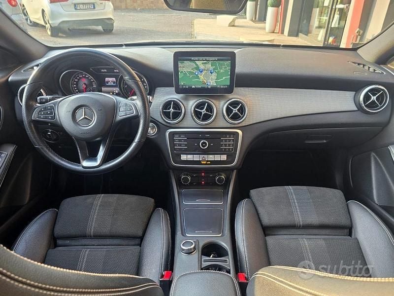 Usata Mercedes CLA200 Shooting Brake 136 CV (100 kW) 2019 Grigio Station wagon