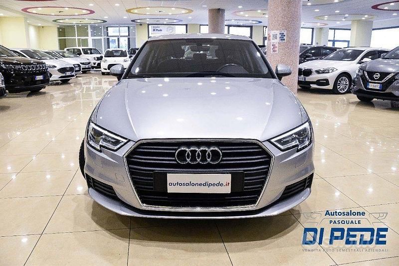 Usata Audi A3 Business 116 CV (85 kW) 2020 Grigio Berlina