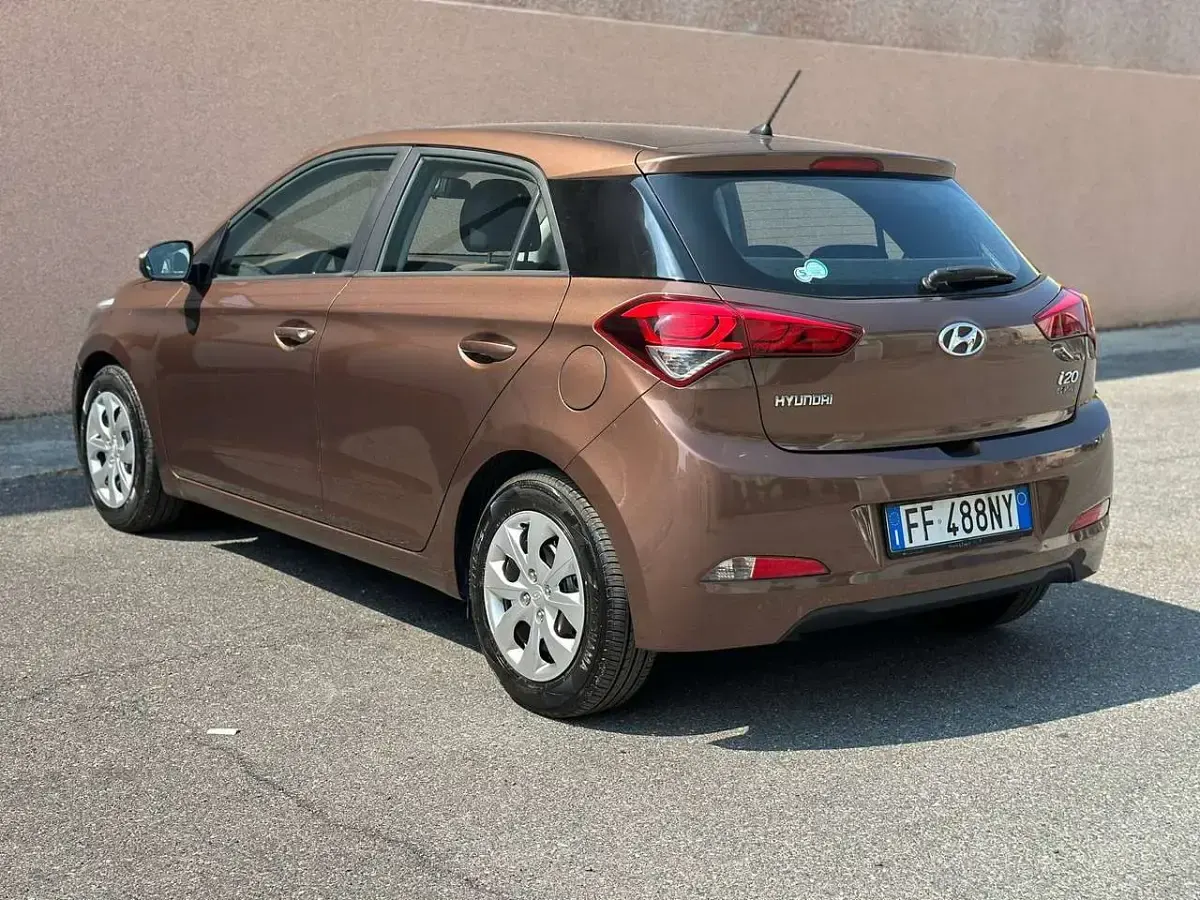 Usata Hyundai i20 73 CV (53 kW) 2016 Bronzo Utilitaria