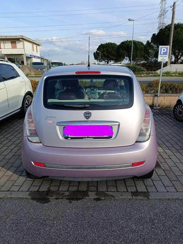 Usata Lancia Ypsilon 80 CV (58 kW) 2010 Lilla Utilitaria