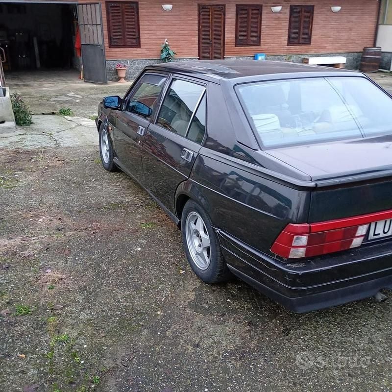 Usata Alfa Romeo 75 1991 Grigio Berlina
