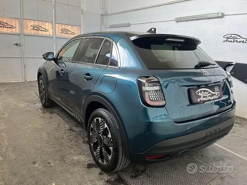 Usata Fiat 600 La Prima 101 CV (74 kW) 2025 Blu/azzurro SUV