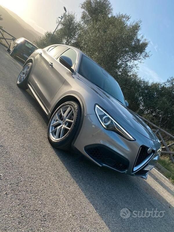 Usata 2017 Alfa Romeo Stelvio SUV | 16.900 € - Immagine 1/4