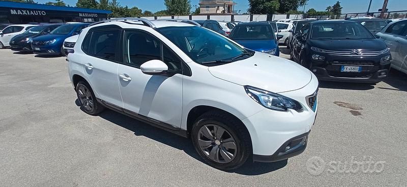 Usata Peugeot 2008 82 CV (60 kW) 2019 Bianco SUV
