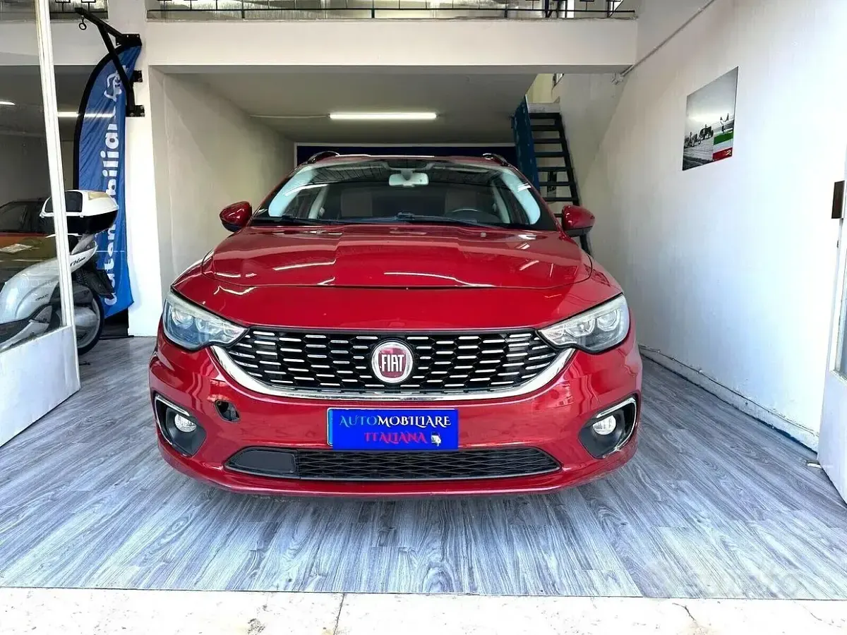 Usata Fiat Tipo Lounge 120 CV (88 kW) 2017 Rosso Station wagon