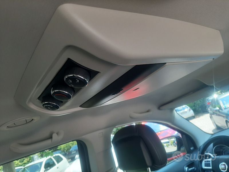 Usata Fiat Freemont Lounge 180 CV (132 kW) 2014 Blu SUV