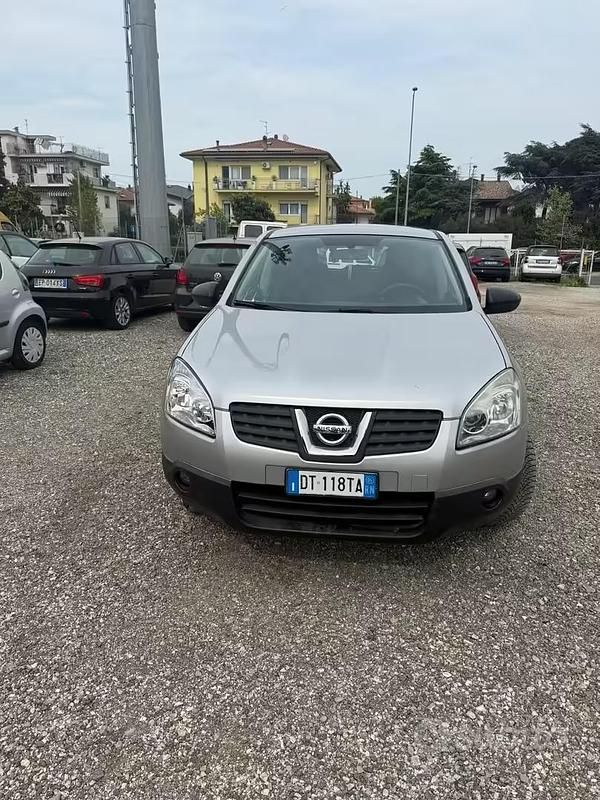 Usata Nissan Qashqai Acenta 114 CV (83 kW) 2009 Grigio SUV