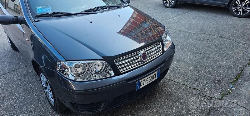 Usata Fiat Punto 77 CV (56 kW) 2009 Grigio Utilitaria