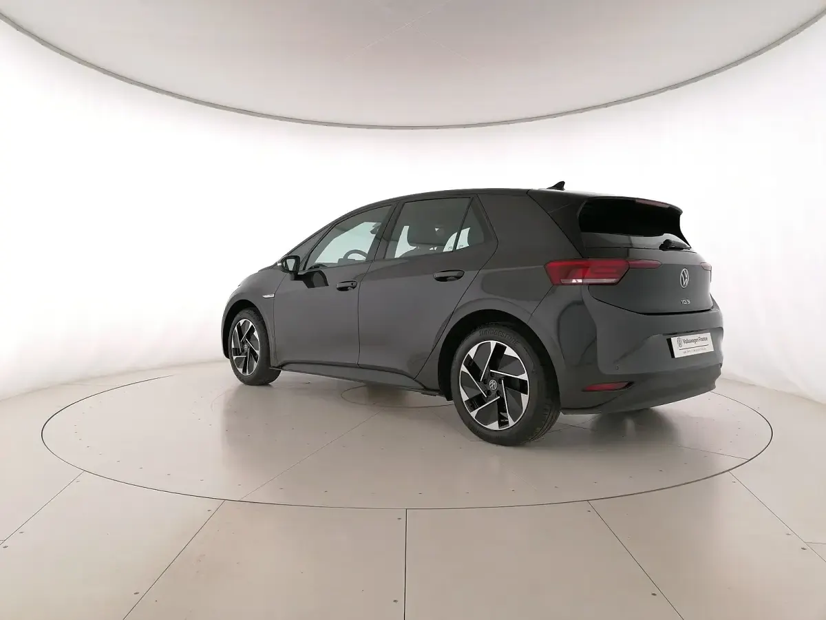 Usata VW ID.3 Pro Performance 150 kW (204 CV) 2023 Manganese grey metallizzato nero Utilitaria