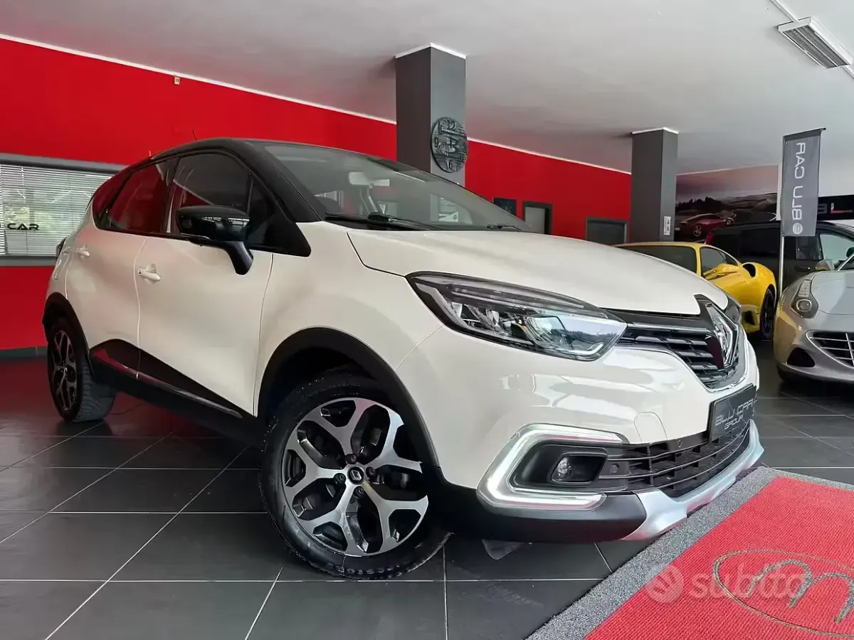 Usado Renault Captur Intens 110 CV (80 kW) 2018 Beige SUV