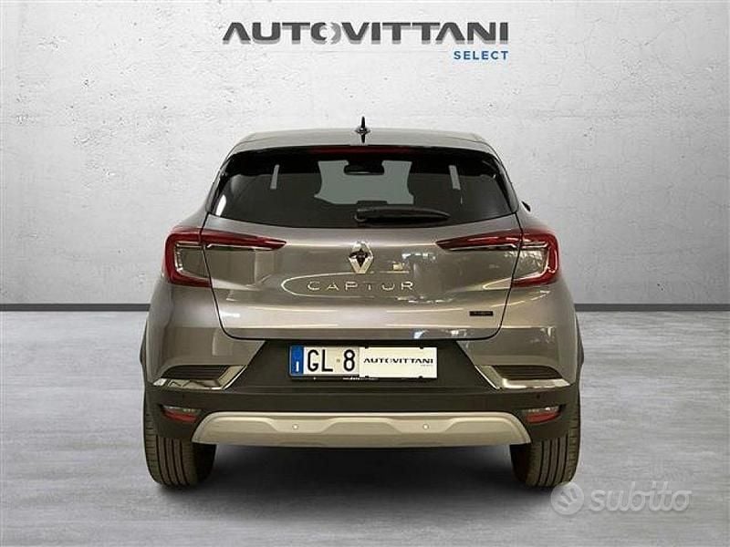 Usata Renault Captur Techno 145 CV (106 kW) 2022 Grigio scuro SUV