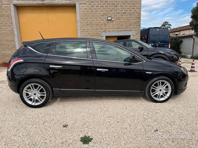 Usata Lancia Delta 120 CV (88 kW) 2009 Nero Utilitaria