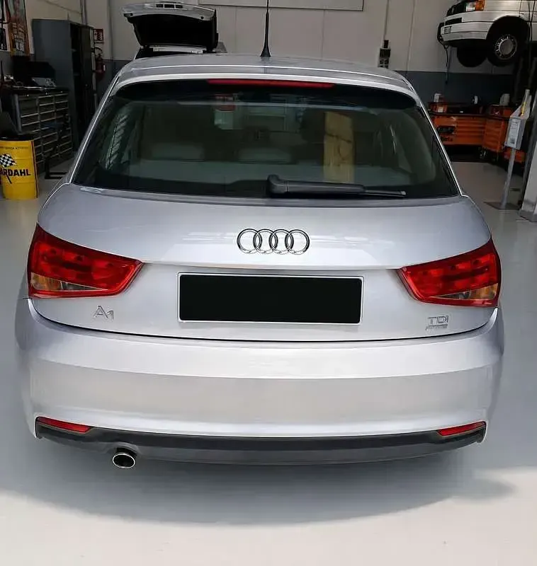 Usata Audi A1 Sportback Ambiente 90 CV (66 kW) 2015 Grigio Utilitaria