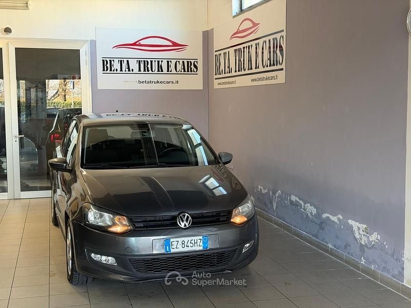 Gray Usata 2015 VW Polo Tre volumi | 7500 € (Ottimo prezzo) - Immagine 1/4