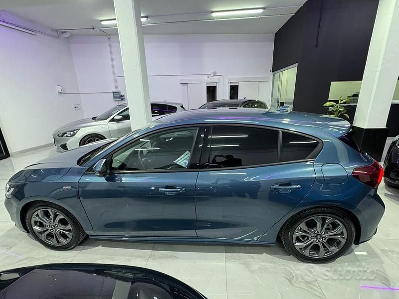 Usata Ford Focus ST 120 CV (88 kW) 2022 Blu Berlina