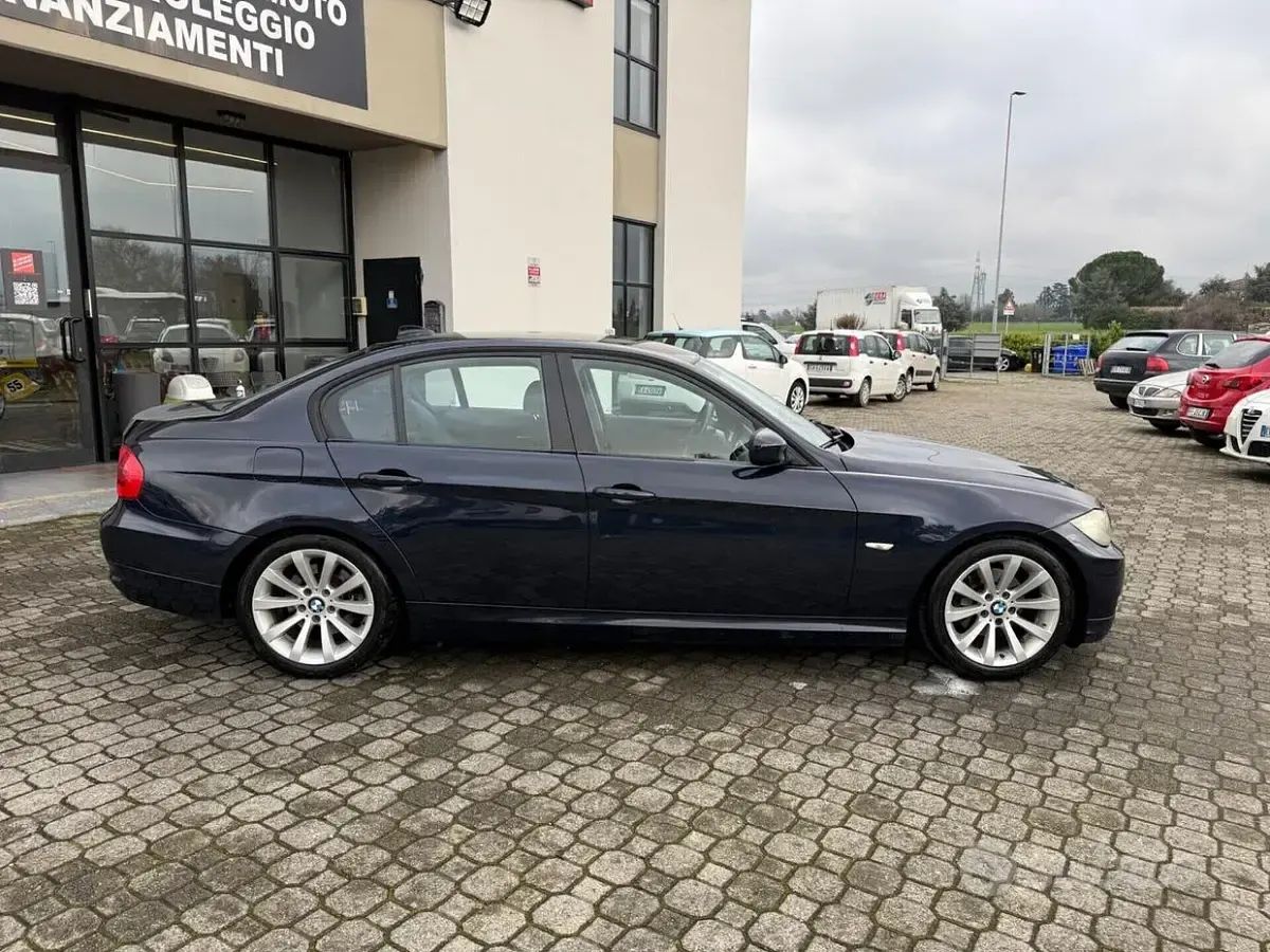 Usata BMW 320 Efficient Dynamics 170 CV (125 kW) 2009 Blu Berlina
