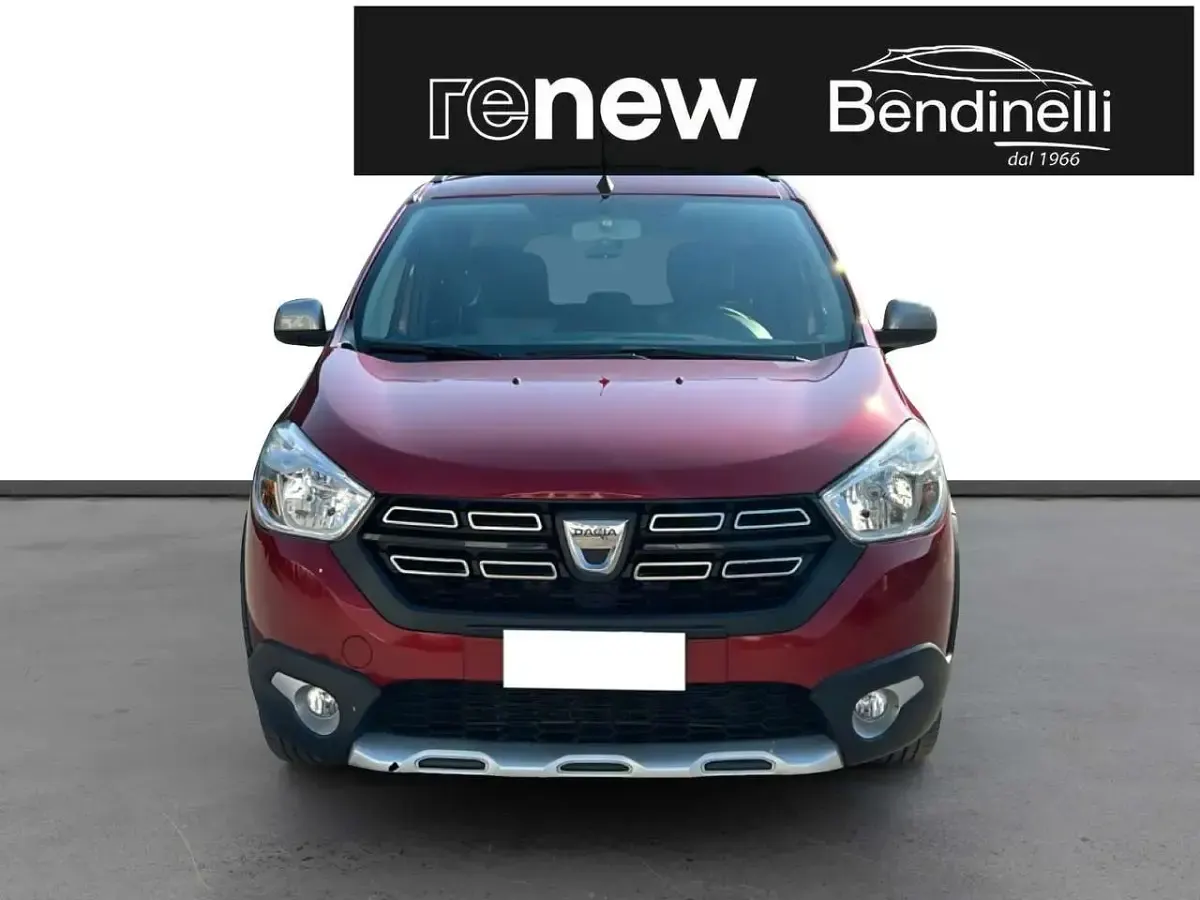 Usata Dacia Lodgy Comfort 116 CV (85 kW) 2021 Rosso Monovolume