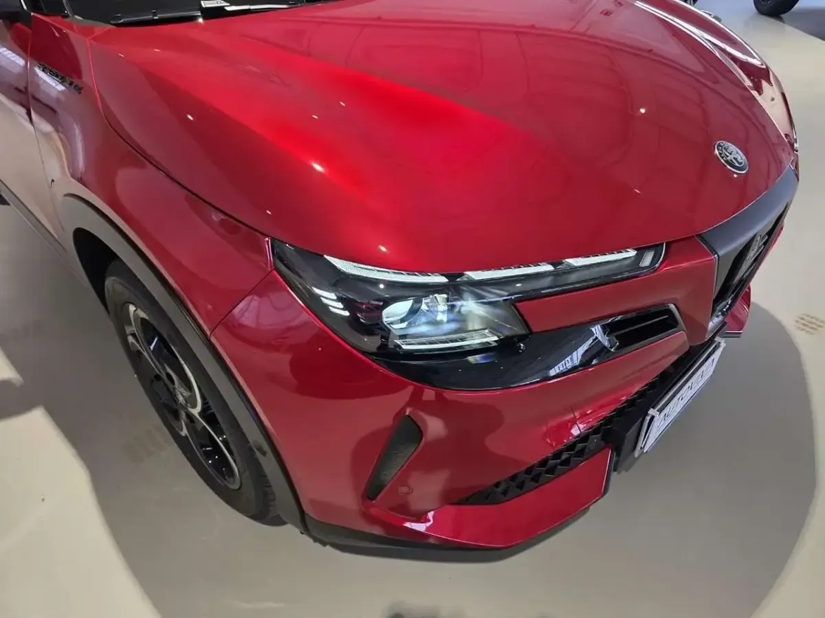Nuova Alfa Romeo GT Junior Edizione Speciale 145 CV (106 kW) 2025 Rosso SUV