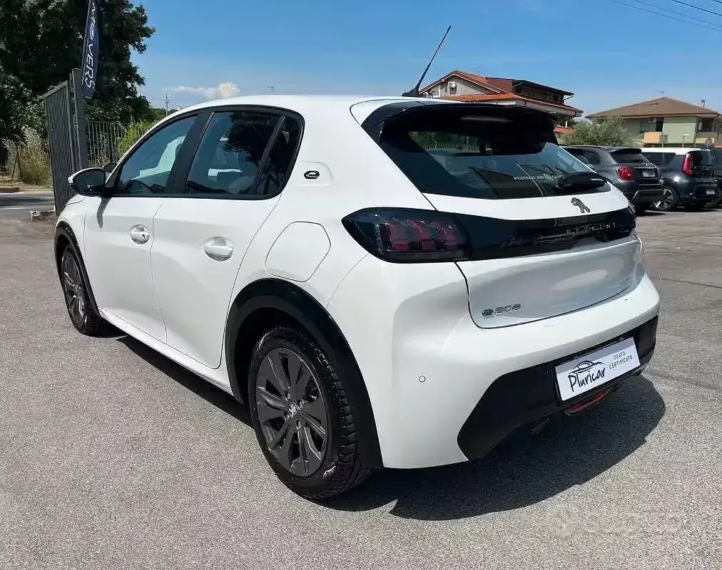 Usata Peugeot 208 Active 100 kW (136 CV) 2021 Bianco Utilitaria