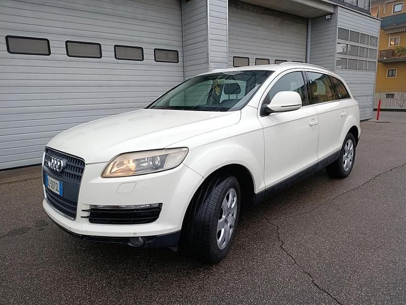 Usata Audi Q7 326 CV (239 kW) 2007 Bianco SUV