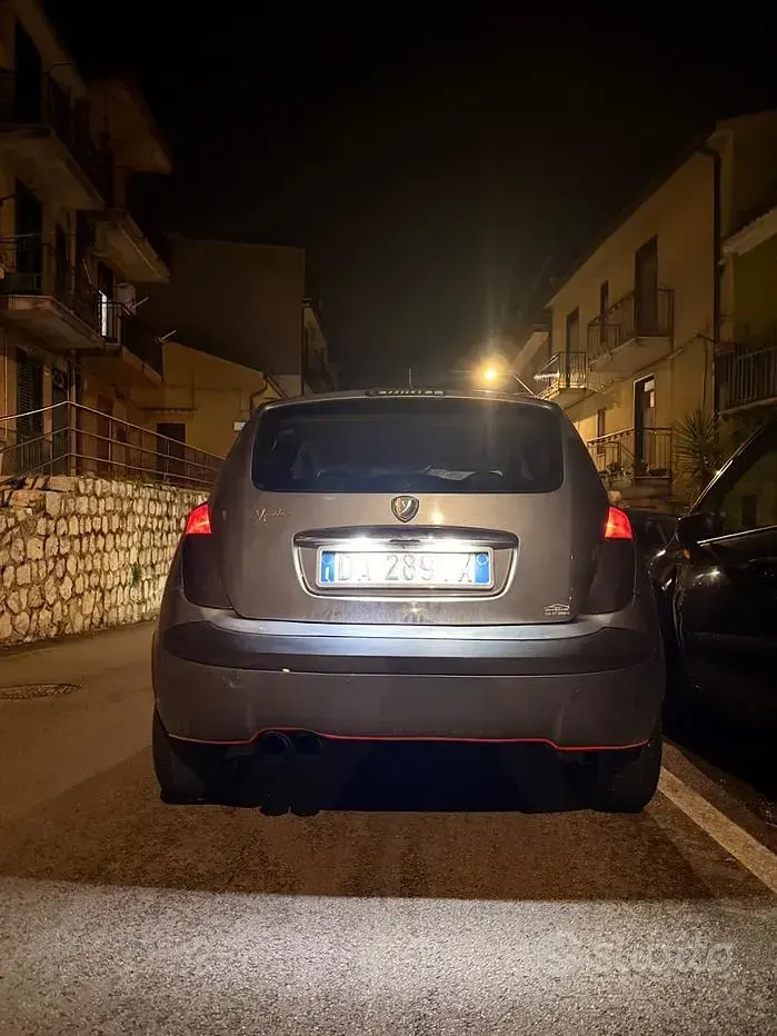 Usata Lancia Ypsilon 60 CV (44 kW) 2006 Utilitaria