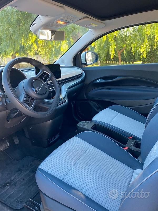 Usata Fiat 500e 69 kW (95 CV) 2021 Bianco Cabrio
