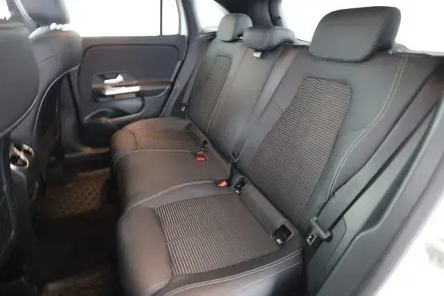 Usata Mercedes GLA200 149 CV (109 kW) 2022 Bianco SUV