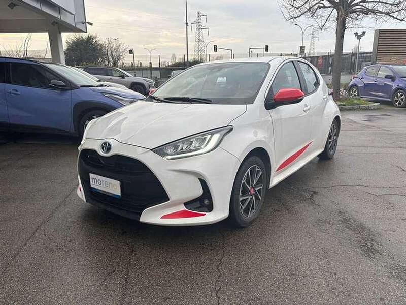 Usata Toyota Yaris Hybrid Trend 116 CV (85 kW) 2022 Bianco Utilitaria