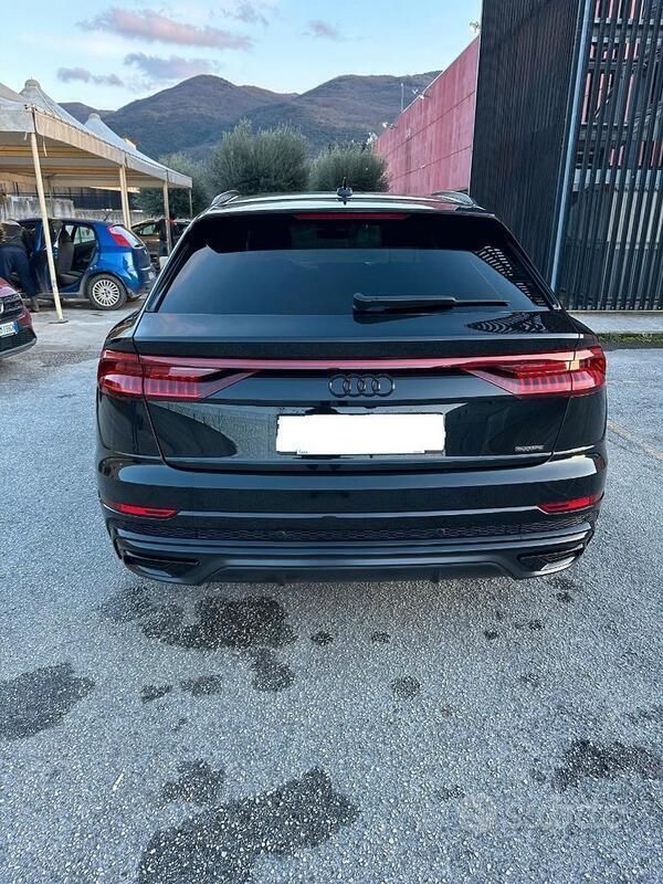 Usata Audi Q8 S-Line 2022 Nero SUV