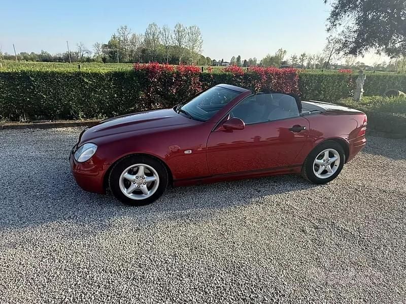 Usata Mercedes SLK200 135 CV (99 kW) 1999 Rosso Cabrio