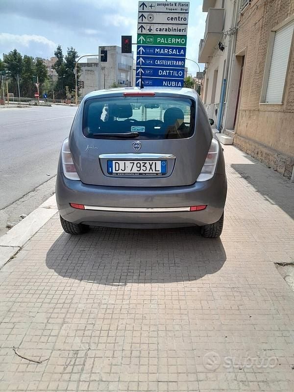 Usata Lancia Ypsilon 60 CV (44 kW) 2007 Grigio Utilitaria