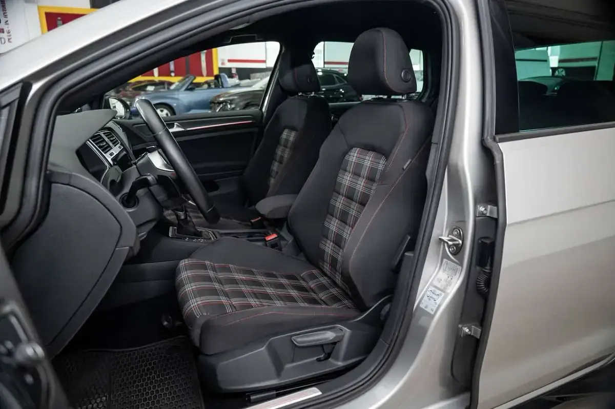 Usata VW Golf VII GTI 245 CV (180 kW) 2019 Argento Berlina