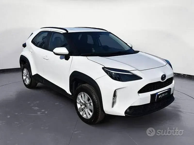 Usata Toyota Yaris Cross Active 116 CV (85 kW) 2024 Bianco SUV