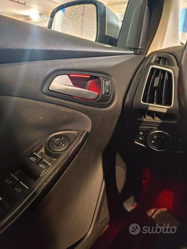 Usata Ford Focus 2015 Grigio Station wagon