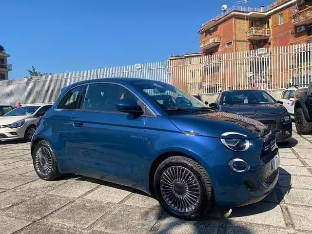 Usata Fiat 500e La Prima 86 kW (118 CV) 2020 Blu Berlina