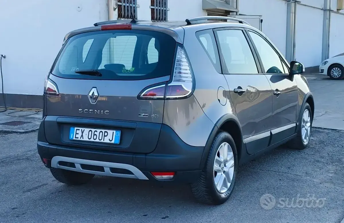 Usata Renault Scenic E-Tech XMOD 110 CV (80 kW) 2014 Grigio Monovolume