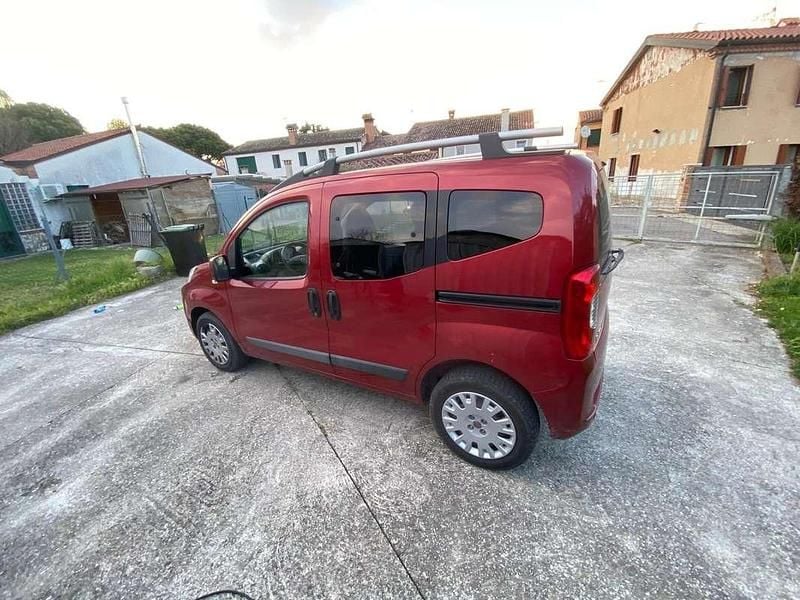 Usata Fiat Qubo Dynamic 75 CV (55 kW) 2010 Rosso Monovolume