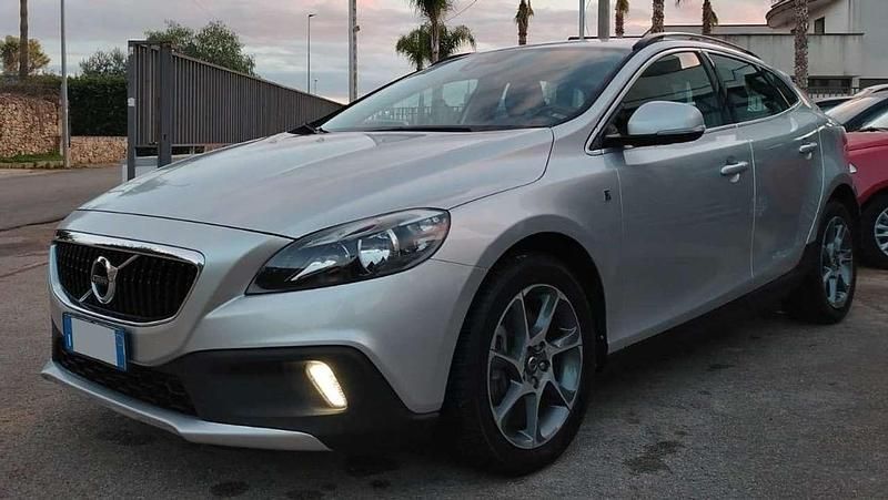 Usata Volvo V40 CC 120 CV (88 kW) 2017 Argento Station wagon
